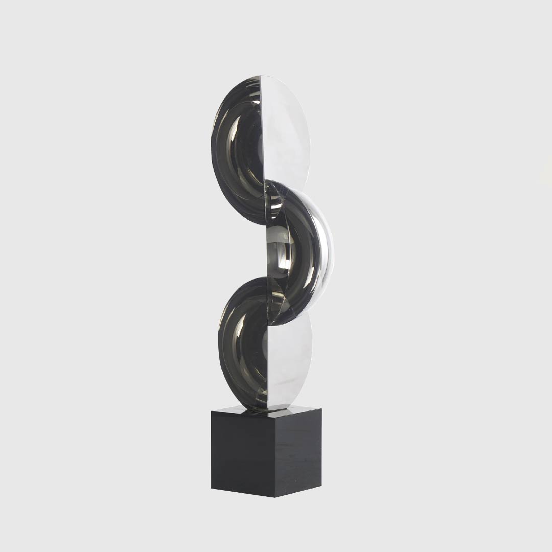 Escultura Orbes Apilados